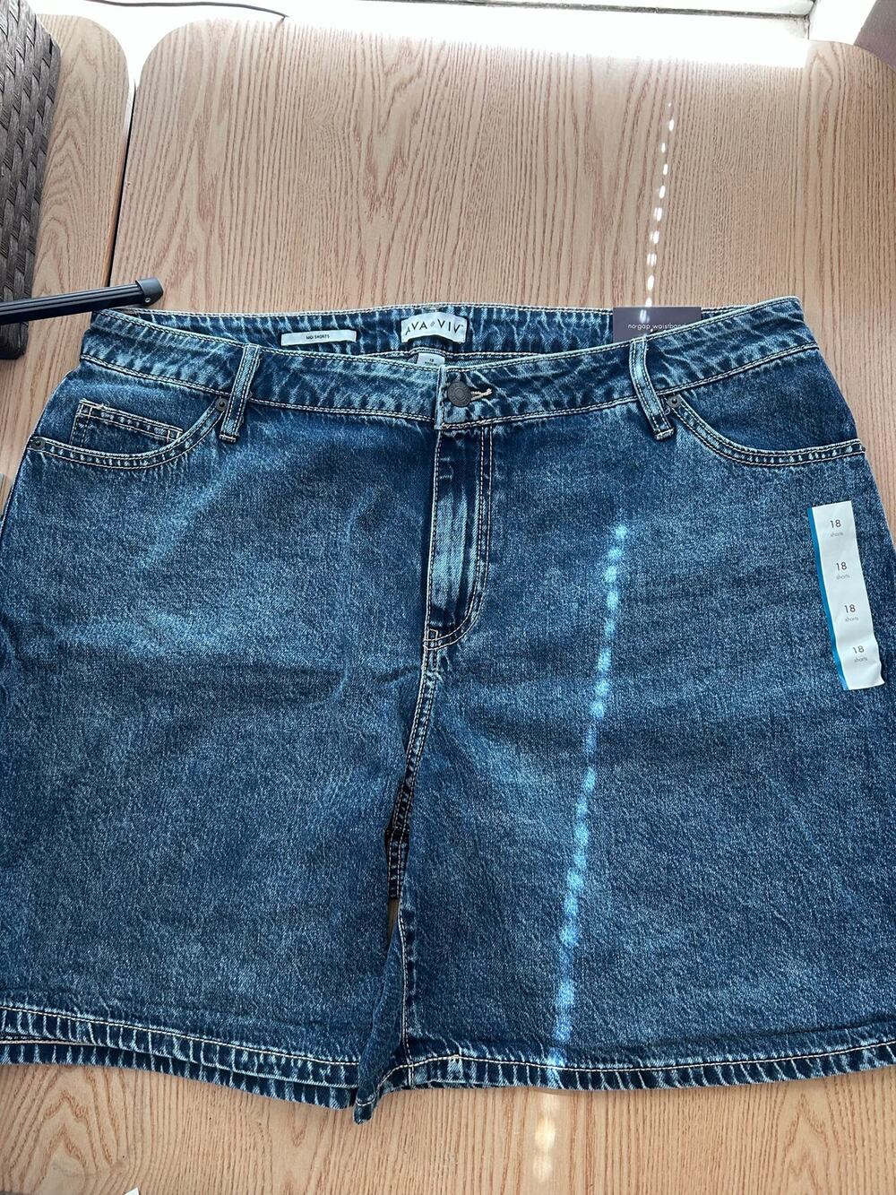 New Women Ava & Viv Stretchy Midi Jean Shorts High Rise Relaxed Fit Size 18